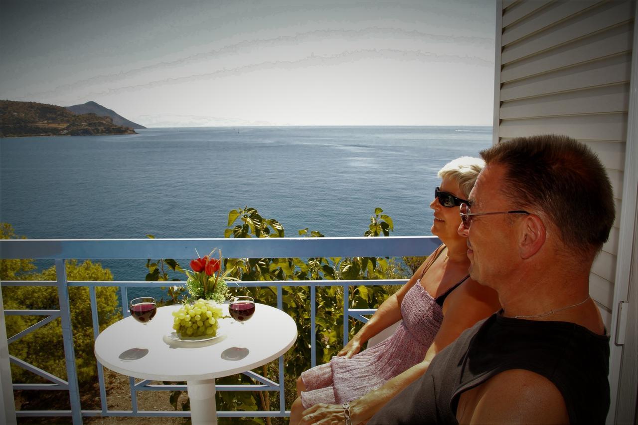 Kavos Bay Seafront Hotel Agia Marina  Zewnętrze zdjęcie