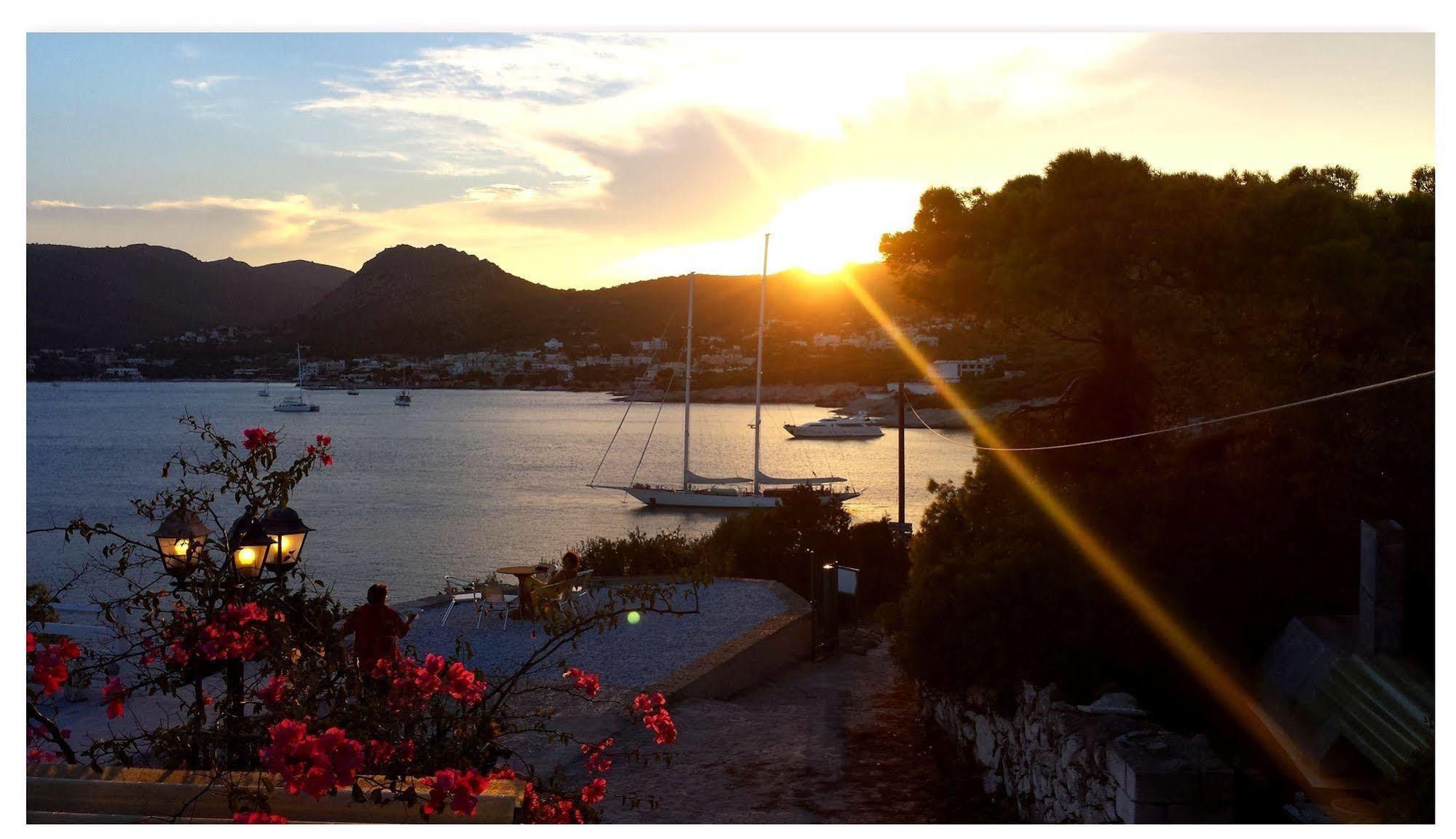 Kavos Bay Seafront Hotel Agia Marina  Zewnętrze zdjęcie