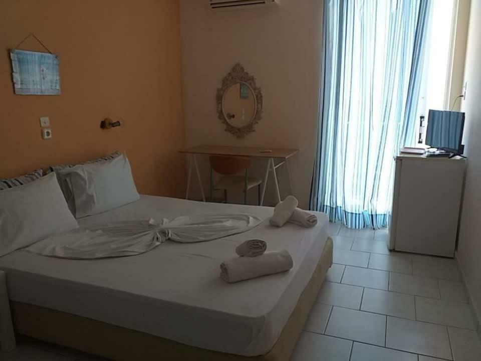 Kavos Bay Seafront Hotel Agia Marina  Zewnętrze zdjęcie